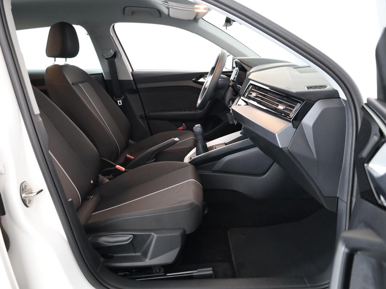 Audi A1 Sportback 25 TFSI 95 PK | Navigatie via app | Cruise control | 17inch LM velgen | Airco |