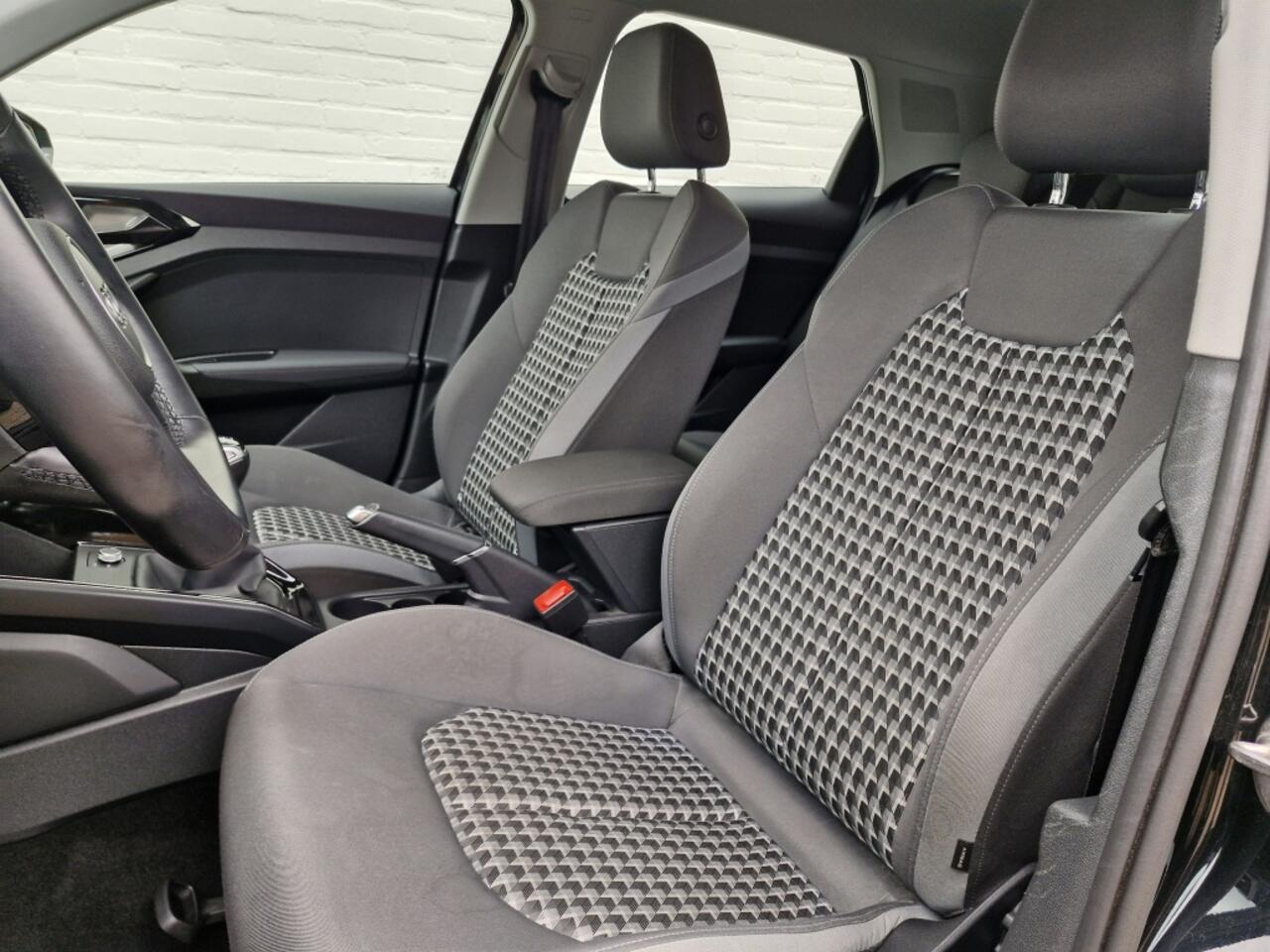 Audi A1 30 TFSI Pro Line | 110 PK | Parkeersesoren v+a | Lane Assist