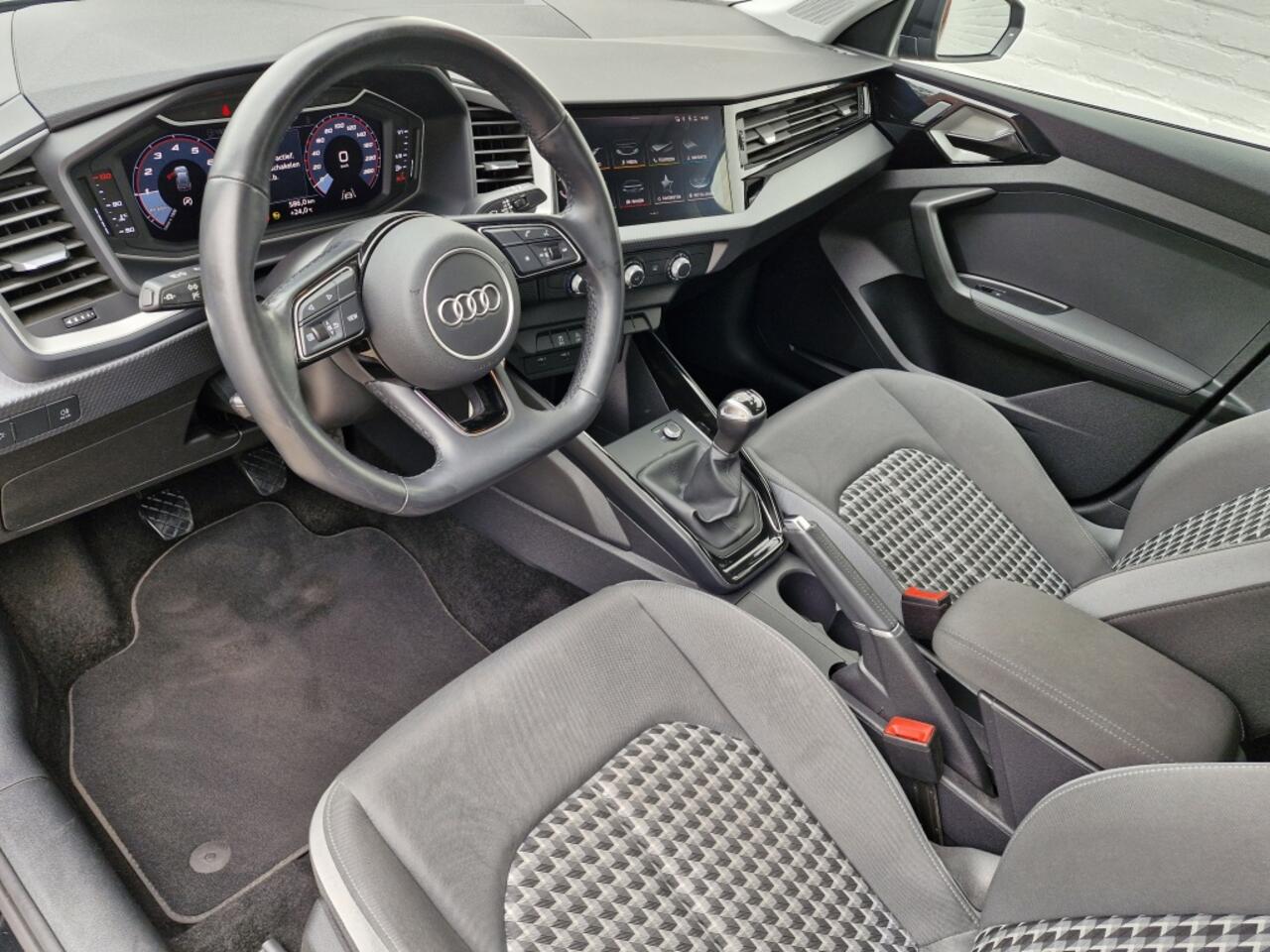 Audi A1 Sportback 30 TFSI Pro Line | 110 PK | Parkeersensoren v+a | Lane Assist