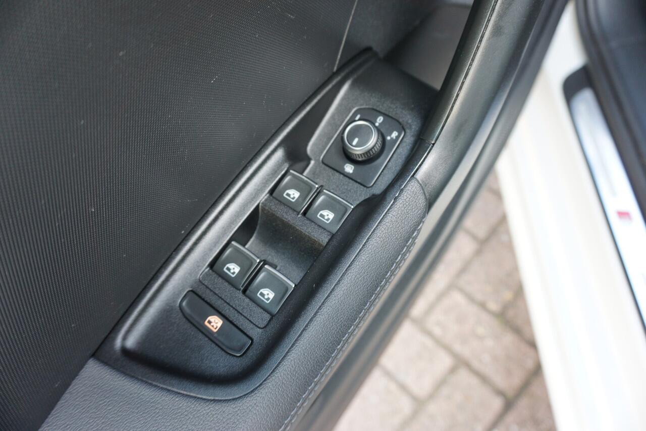 Audi A1 Sportback 30 TFSI Pro Line S PDC | Apple Carplay | ECC * All in prijs *