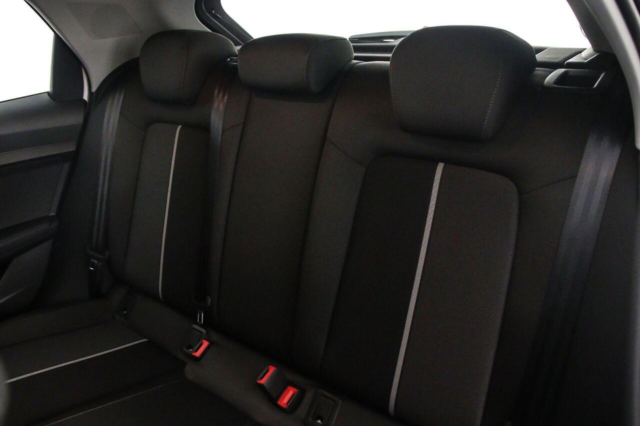 Audi A1 Sportback 25 TFSI 95pk | 17 inch | CarPlay | Clima | Zwartdak | DAB | Verlengde Garantie | Parkeersensoren |