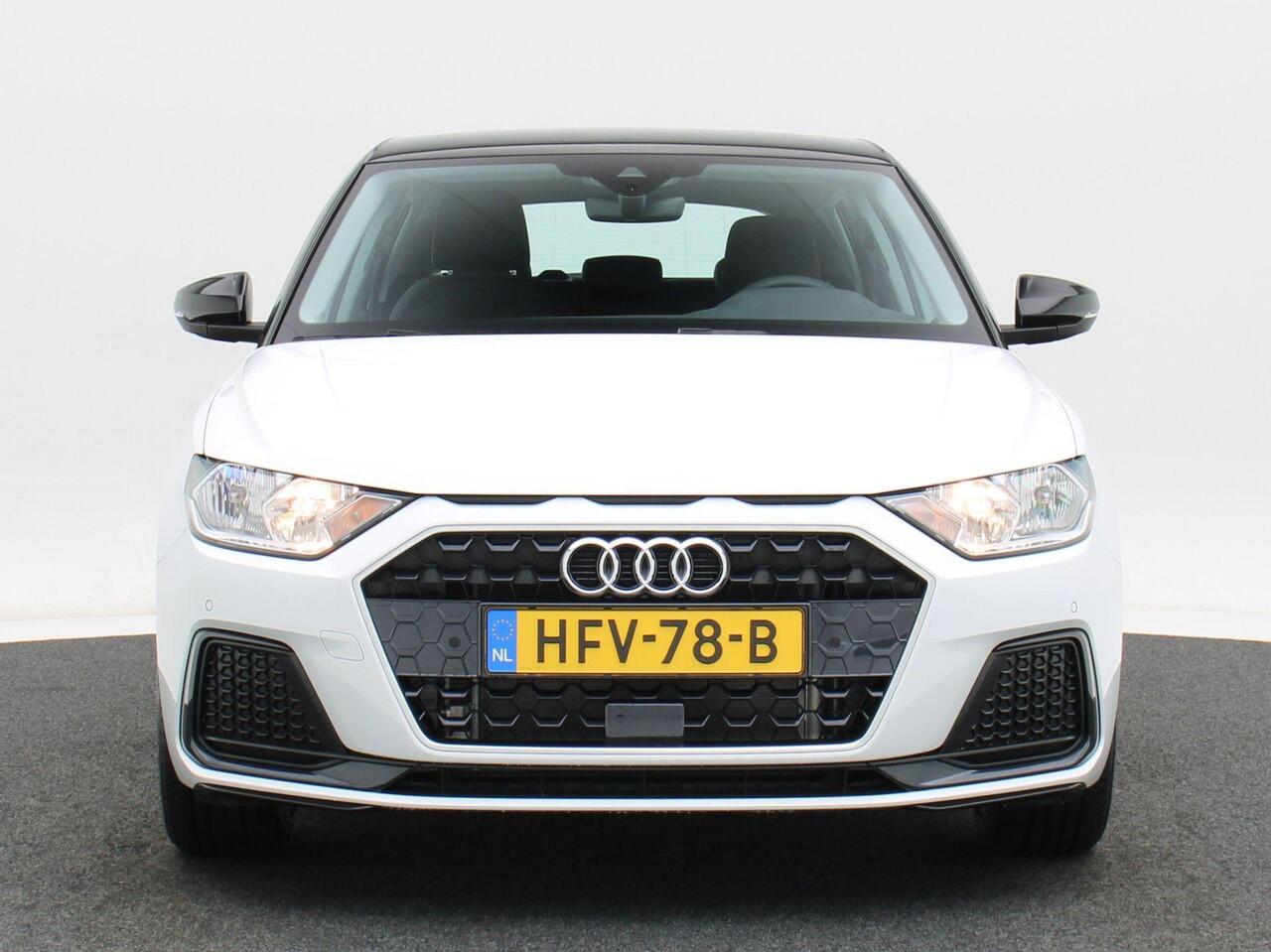 Audi A1 Sportback Advanced edition 25 TFSi | Contrast dak | 17 Inch | Parkeersensoren | CarPlay | Cruise Control |
