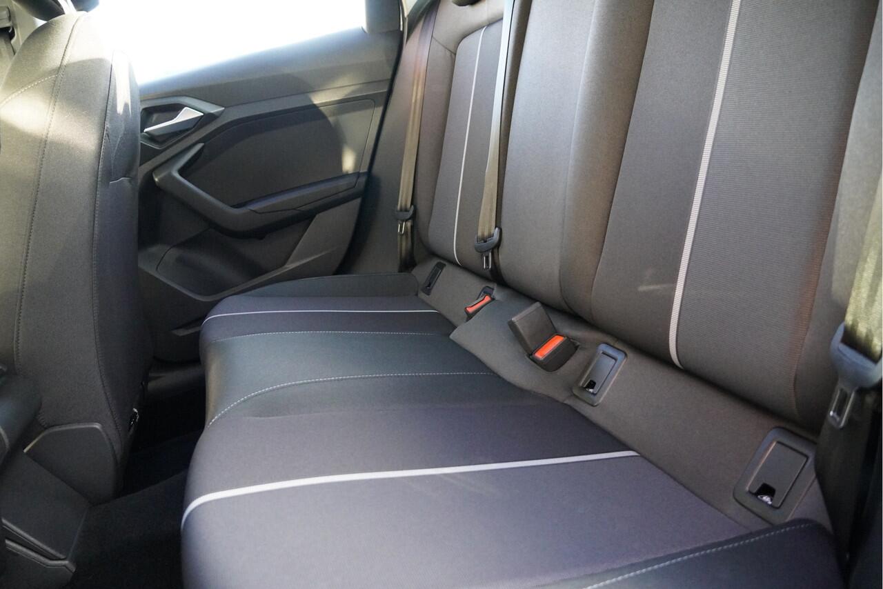 Audi A1 Sportback 25 TFSI 5drs Pro Line BJ2022 Lmv 15" | App-Connect | Virtual cockpit | Airco | Cruise control | Getint glas