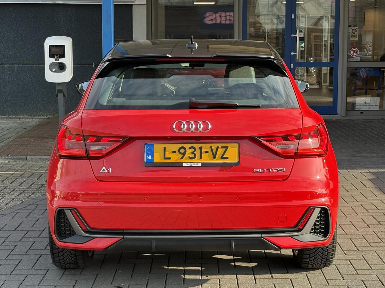 Audi A1 Sportback 30 TFSI S-Edition | Achteruitrijcamera | Cruise Control | Carplay |