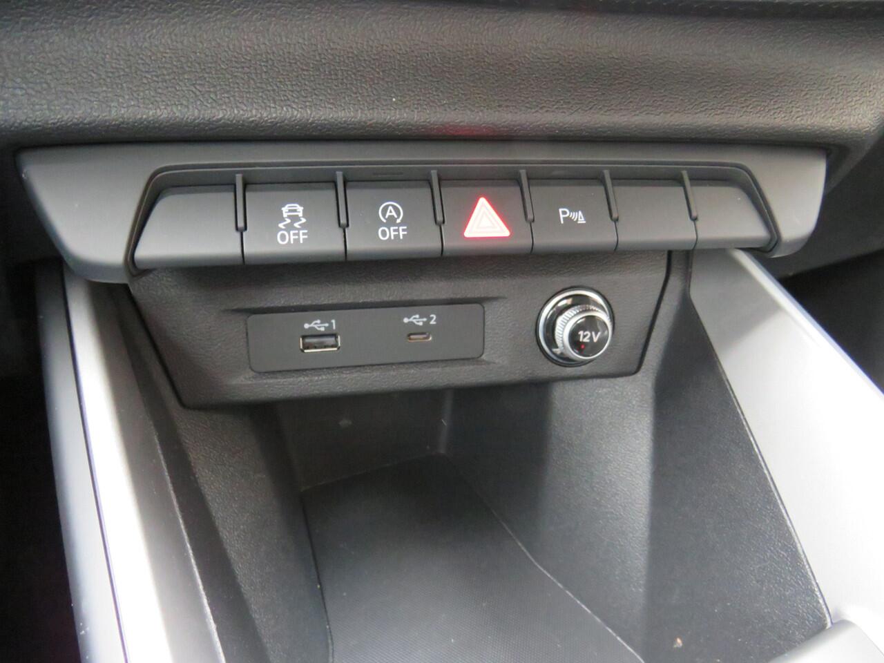 Audi A1 Sportback 25 TFSI 95Pk Pro Line Automaat * Rijklaarprijs incl. garantie * Navigatie * Parkeersensor * Lichtmetalen velgen * Carplay Android *