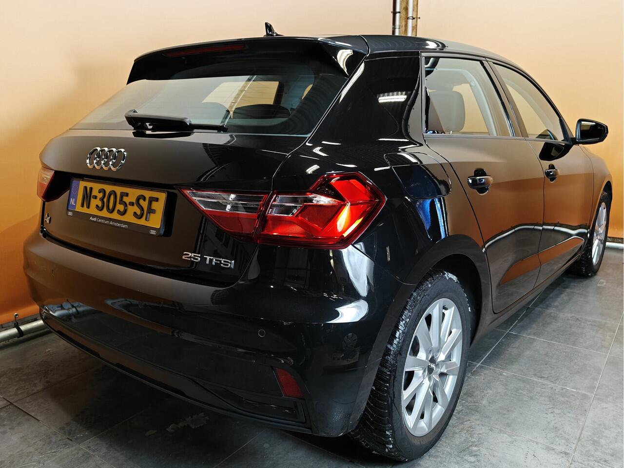 Audi A1 Sportback 25 TFSI epic lmw | stuurbedeining