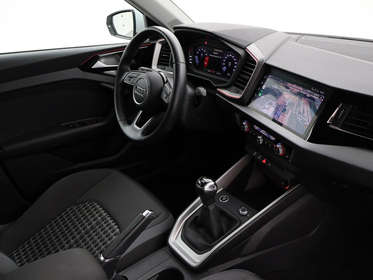 Audi A1 Sportback 25 TFSI + SFEERVERLICHTING | APPLE CARPLAY | VIRTUAL COCKPIT | SPORTSTOELEN | STOELVERW.