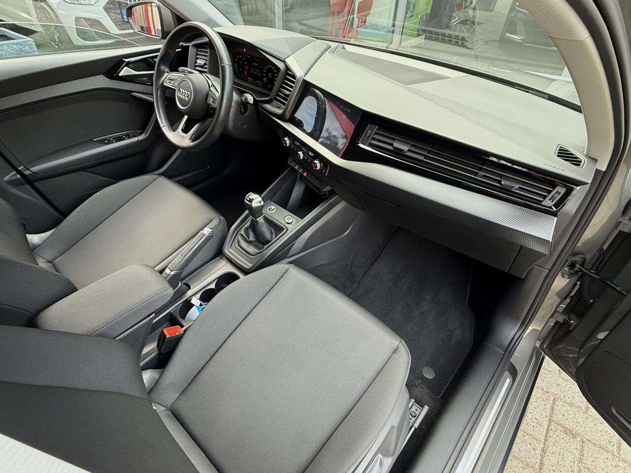 Audi A1 citycarver 25 TFSI *!* CARPLAY/ LED/ 17 INCH/ 29 DKM/ STOELVERWARMING *!*