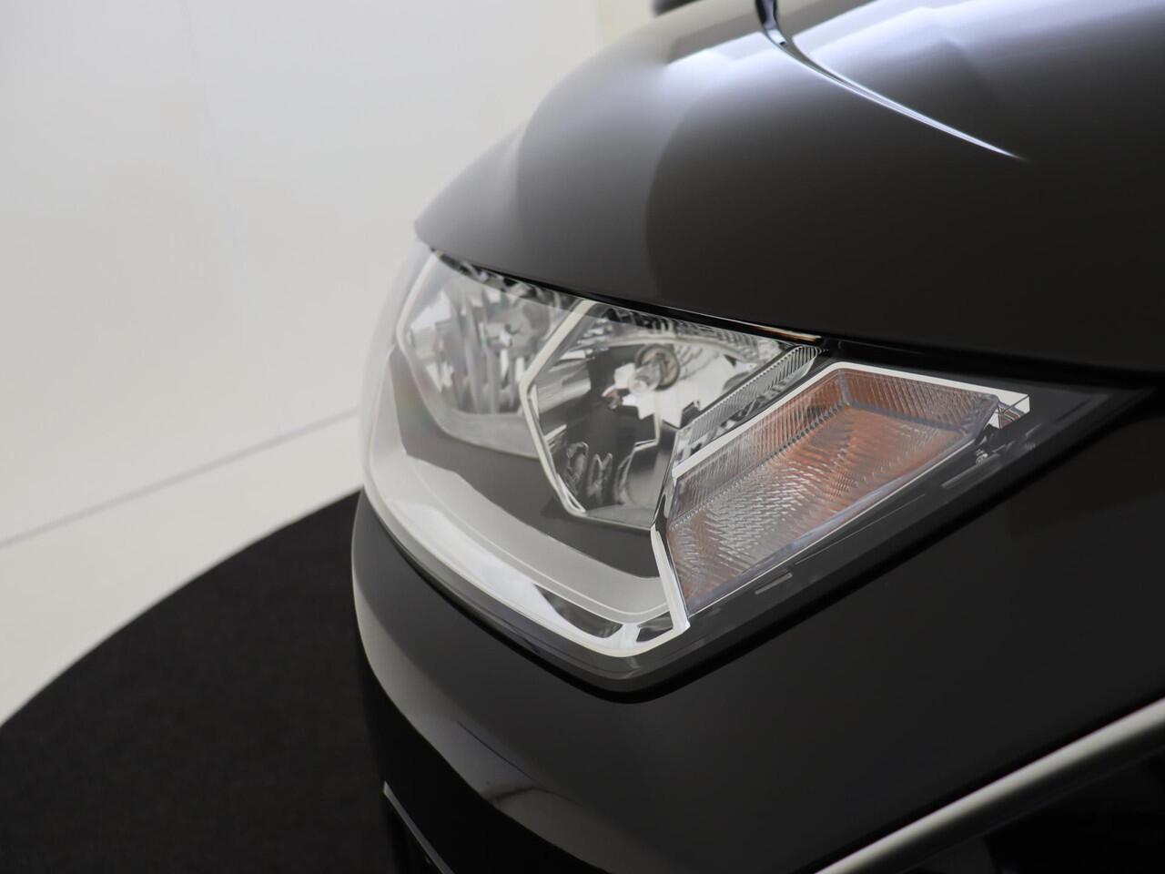 Audi A1 Sportback 25 TFSI Advanced edition | Parkeersensoren achter | Cruise control | CarPlay | Stoelverwarming | Audi virtual cockpit | Draadloze telefoonlader |