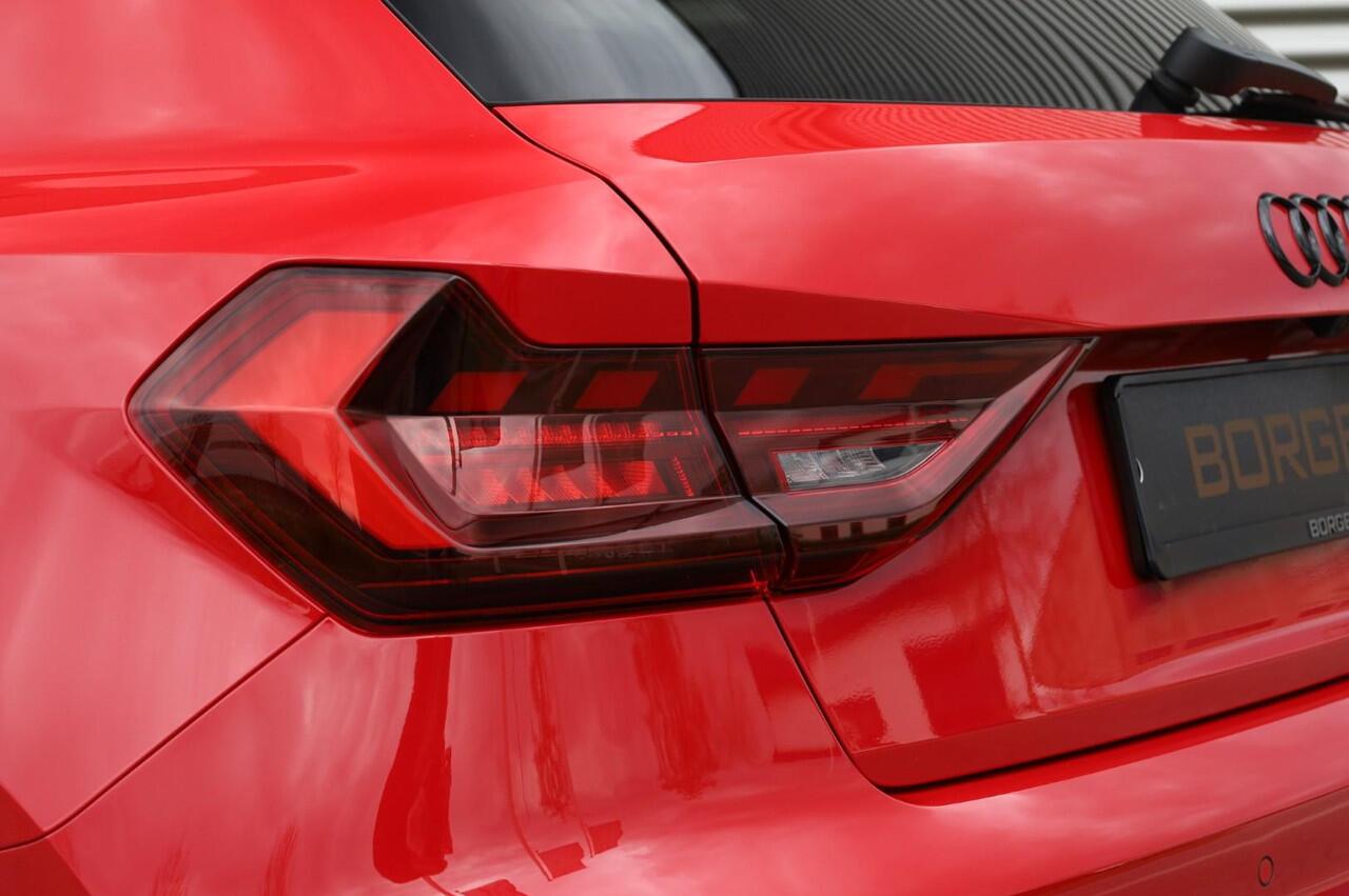 Audi A1 Sportback 40 TFSI 207PK Sonos l Rode Stiksels l Camera l ACC