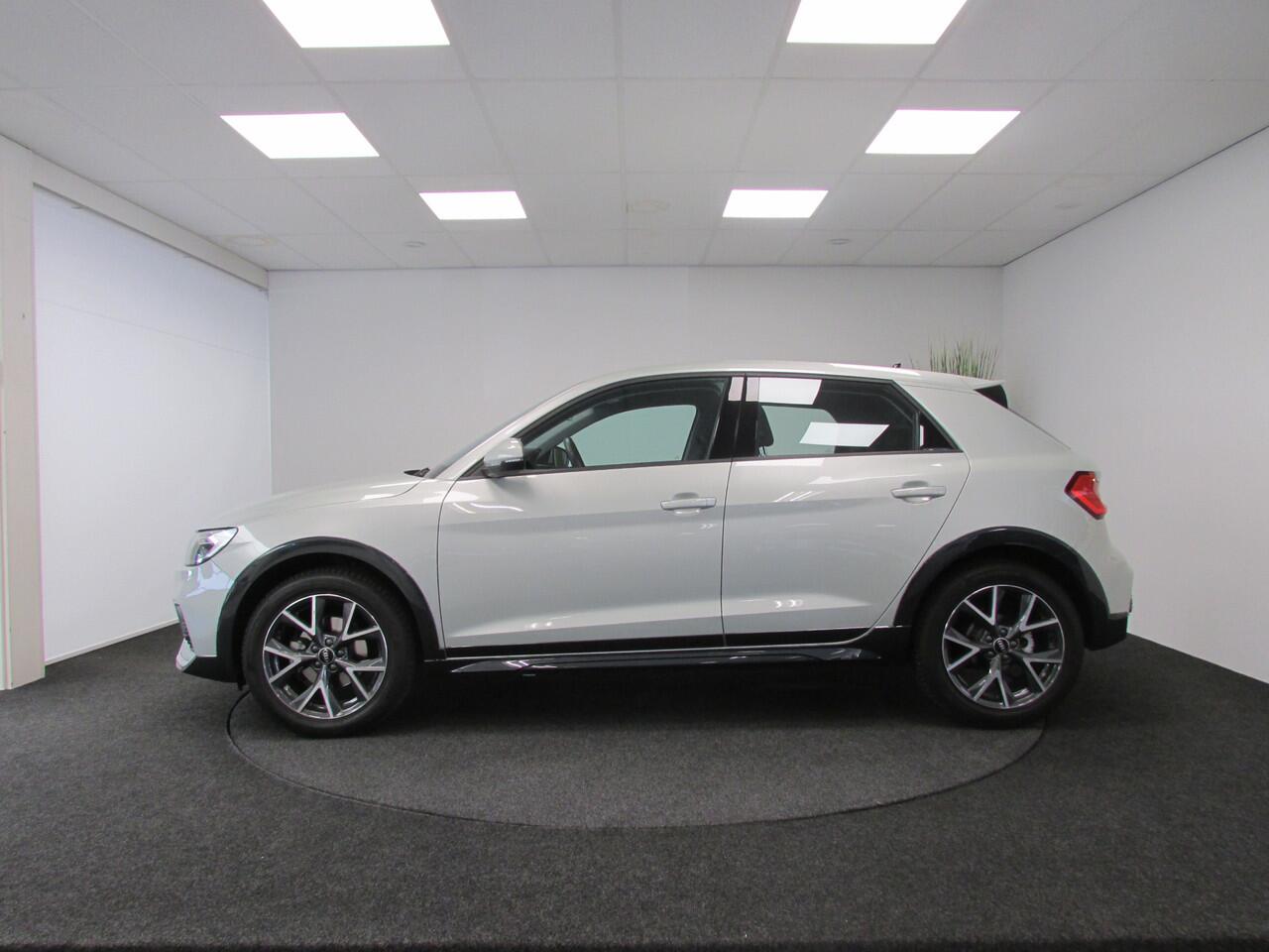 Audi A1 allstreet 35 TFSI I OP AFSPRAAK I Dynamische knipperlicht achterzijde I LED I Achteruitrijcamera I Apple Carplay I Inklapbare spiegels I