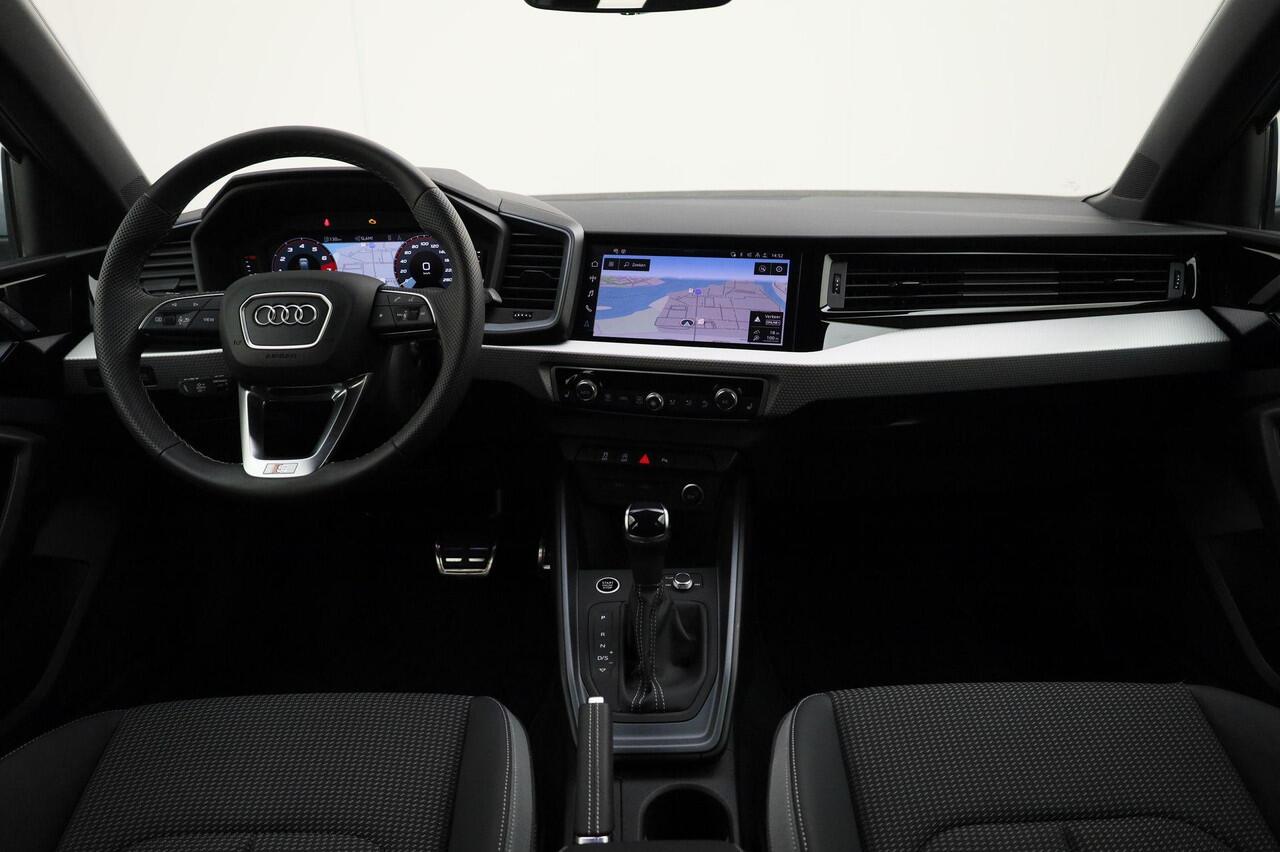 Audi A1 allstreet 30 TFSI/116PK S-tronic · Apple/Android Car Play · Stoelverwarming · Navigatie · Parkeersensoren · Garantie tot januari 2030 of 100000km