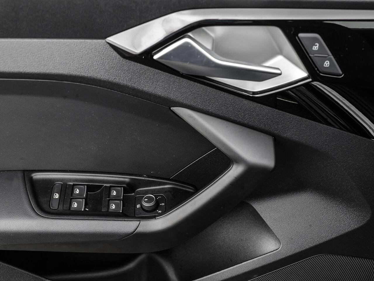 Audi A1 Sportback 25 TFSI S edition 95 PK · Achteruitrijcamera · Automatische airco 2 zones · Afgevlakt stuurwiel