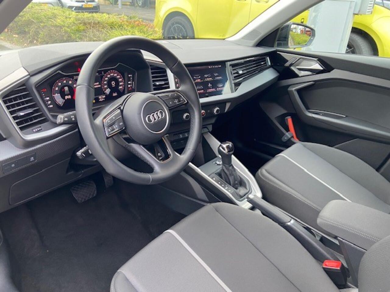 Audi A1 Sportback 25 TFSI Epic / APP.Connect / 17"LMV / Zwart Dak