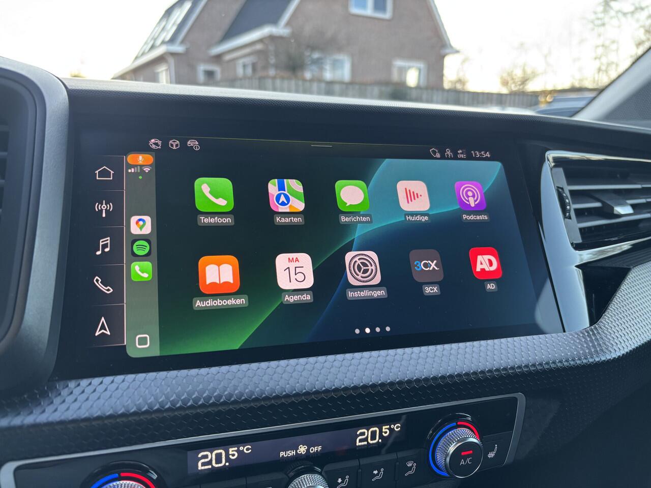 Audi A1 Sportback 30 TFSI S edition Automaat Digi-dash / Parksensors / Zwart dak