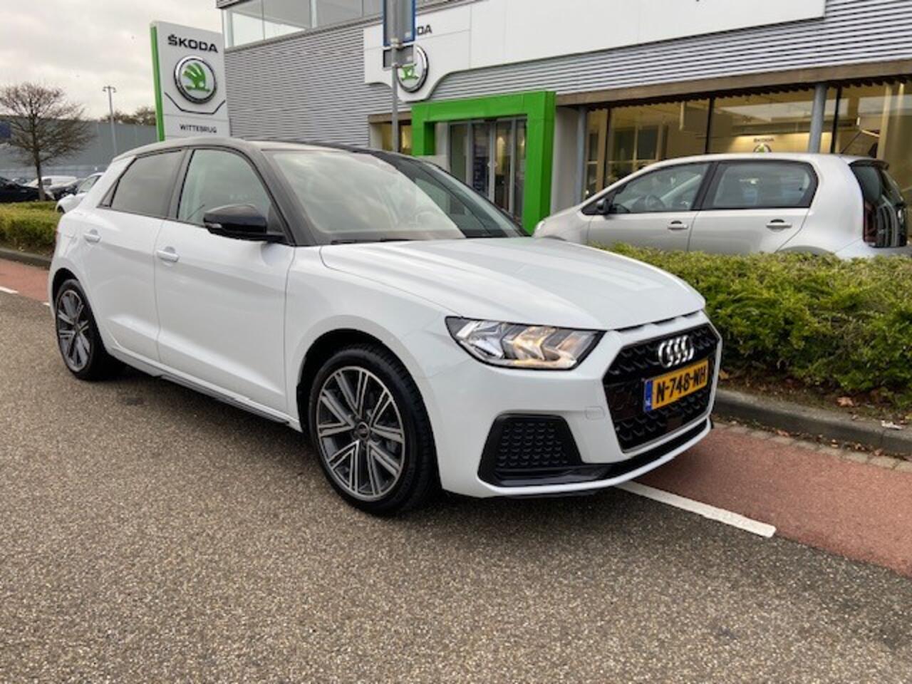 Audi A1 Sportback 25 TFSI Epic / APP.Connect / 17"LMV / Zwart Dak