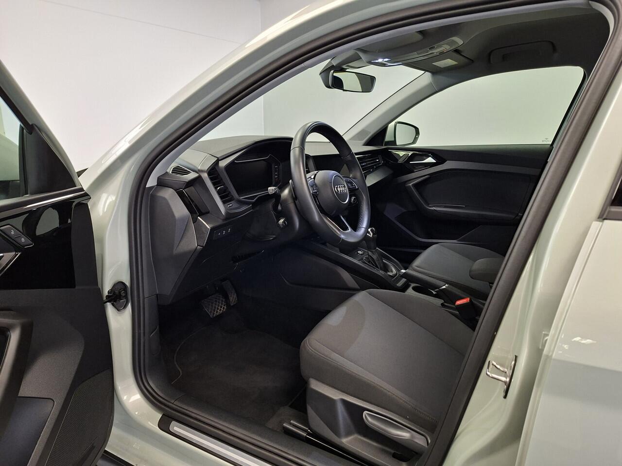 Audi A1 allstreet 35 TFSI I OP AFSPRAAK I Dynamische knipperlicht achterzijde I LED I Achteruitrijcamera I Apple Carplay I Inklapbare spiegels I