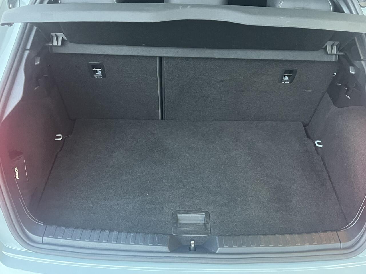 Audi A1 Sportback 30 TFSI S edition / Led / 17 Inch / Sfeerverlichting / PDC / Cruise Control / Half-Leder