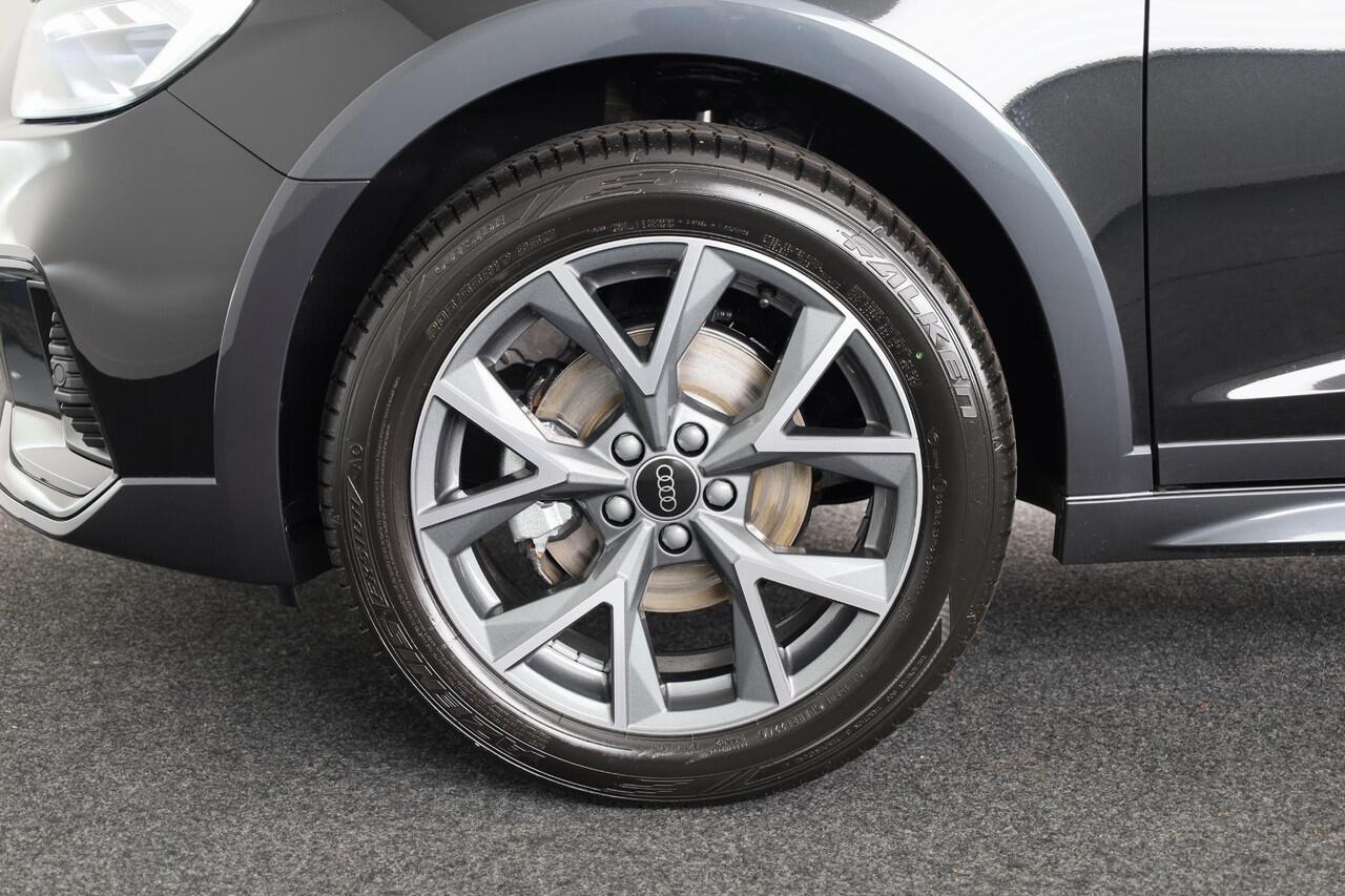 Audi A1 allstreet 30 TFSI Advanced edition 110pk | Private lease vanaf ¤ 597,- pm| Parkeerrijcamera, keyless entry, verwarmbare voerstoelen, led koplampen