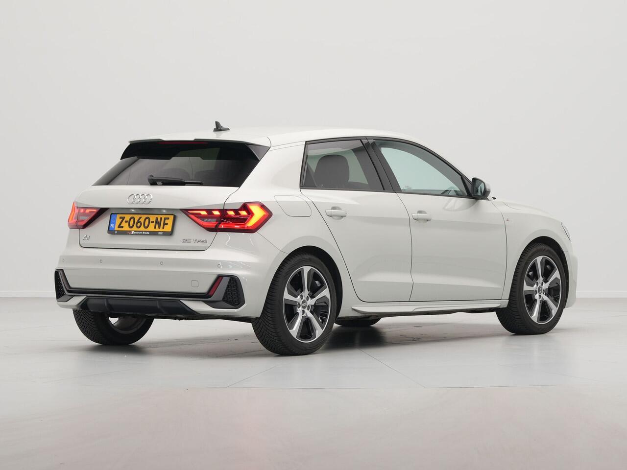 Audi A1 Sportback 25 TFSI S Line edition Navi via App Clima Pdc Led