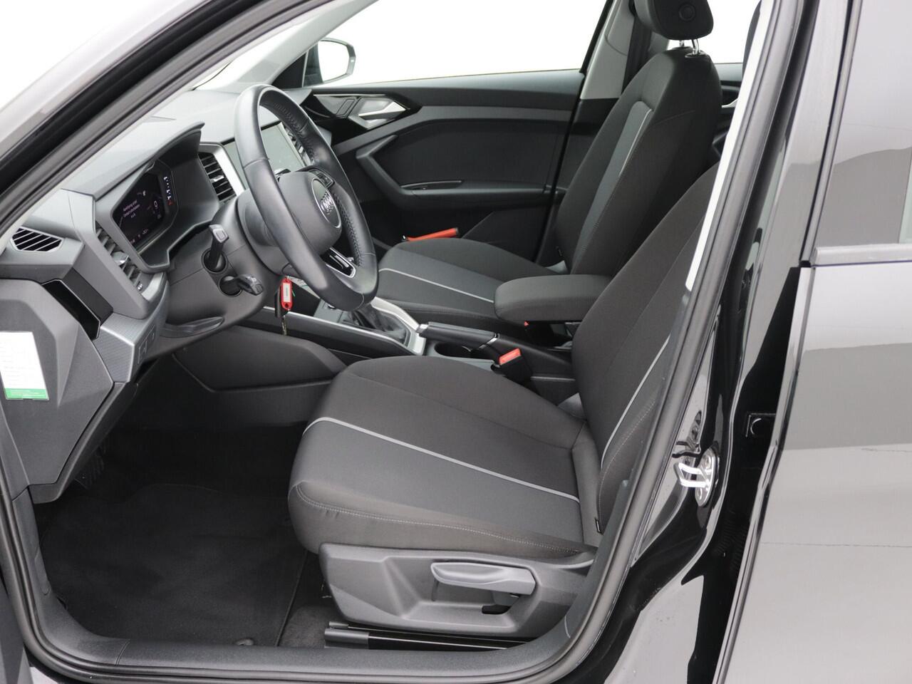 Audi A1 Sportback 30 TFSI Pro Line Automaat / Navi / NW-TYPE / Origineel NL