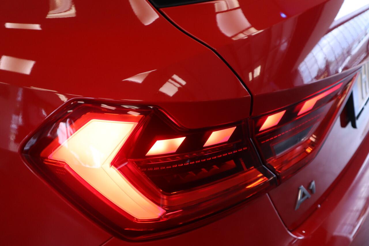 Audi A1 citycarver 30 TFSI epic S-line ACC PDC 17''LM Navigatie 24 maanden garantie mogelijk (*vraag naar de voorwaarden)