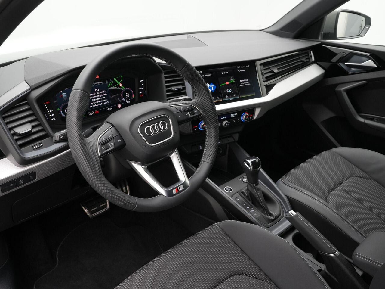 Audi A1 Sportback 30 TFSI 116 pk S-tronic S edition / S-Line | Navigatie | Stoelverwarming | Adaptive Cruise | Parkeersensoren voor/achter | Sportstoelen | Optiekpakket zwart plus | 18 inch