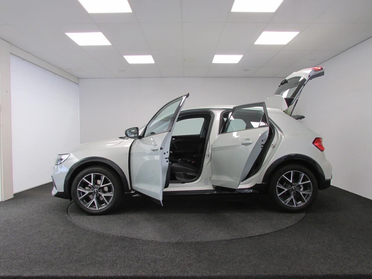 Audi A1 allstreet 35 TFSI I OP AFSPRAAK I Dynamische knipperlicht achterzijde I LED I Achteruitrijcamera I Apple Carplay I Inklapbare spiegels I