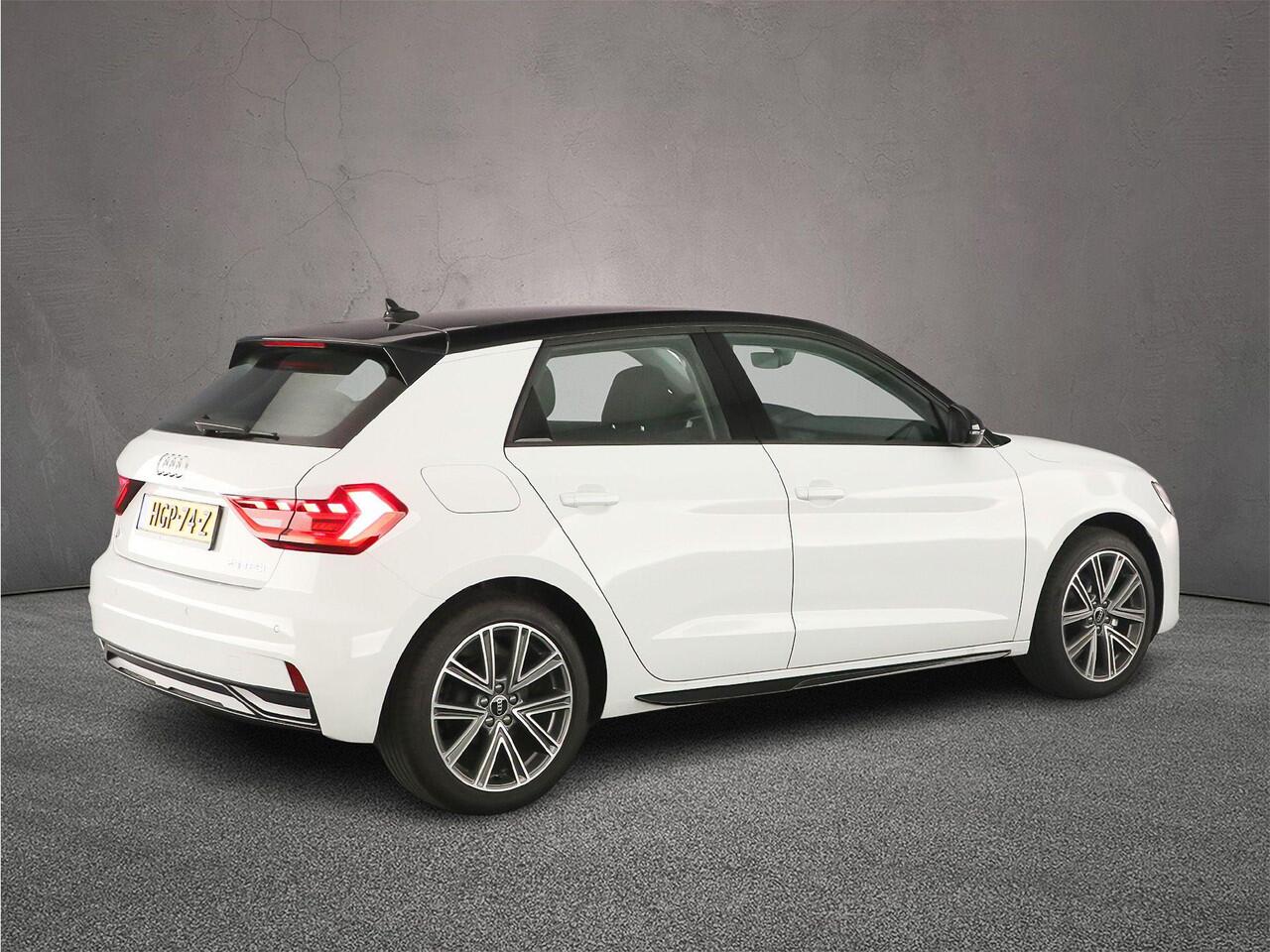 Audi A1 Sportback 25 TFSI 95pk | 17 inch | CarPlay | Clima | Zwartdak | DAB | Verlengde Garantie | Parkeersensoren |