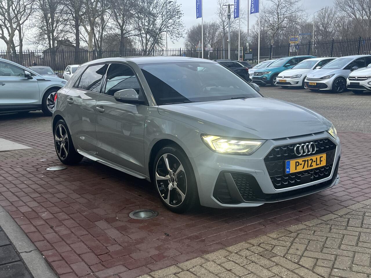 Audi A1 Sportback 30 TFSI S edition / Led / 17 Inch / Sfeerverlichting / PDC / Cruise Control / Half-Leder