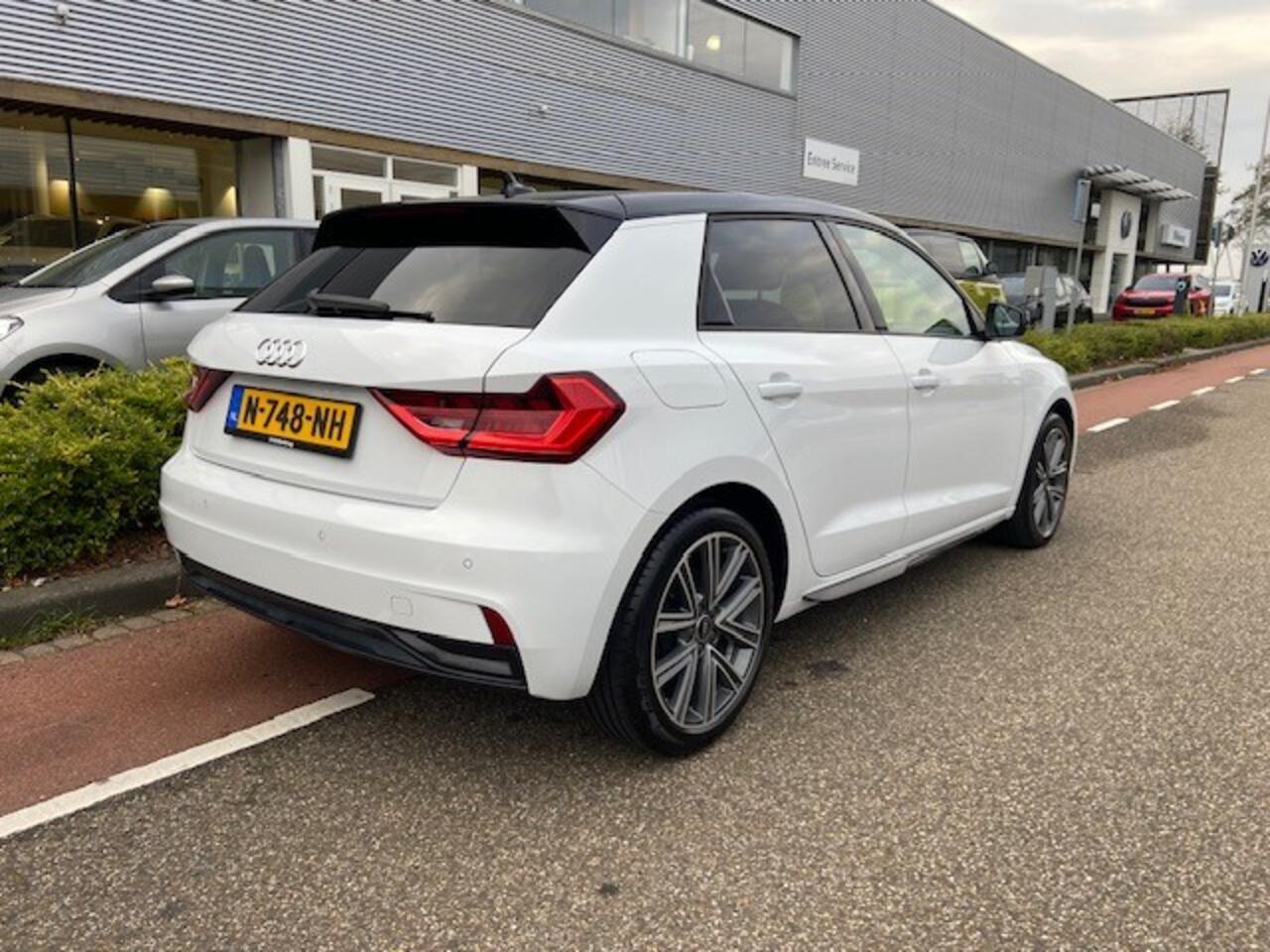 Audi A1 Sportback 25 TFSI Epic / APP.Connect / 17"LMV / Zwart Dak