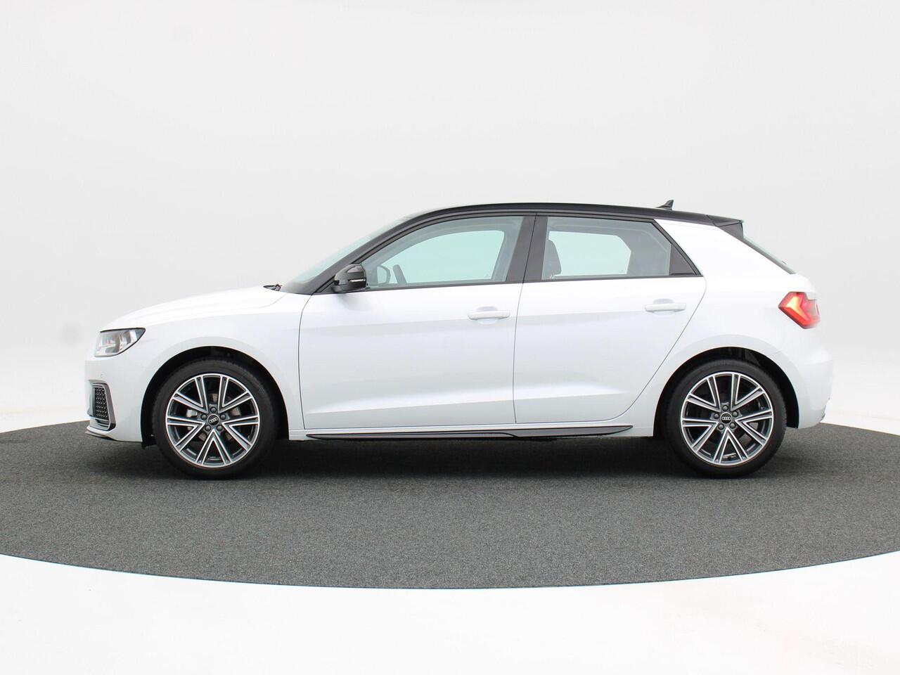 Audi A1 Sportback Advanced edition 25 TFSi | Contrast dak | 17 Inch | Parkeersensoren | CarPlay | Cruise Control |