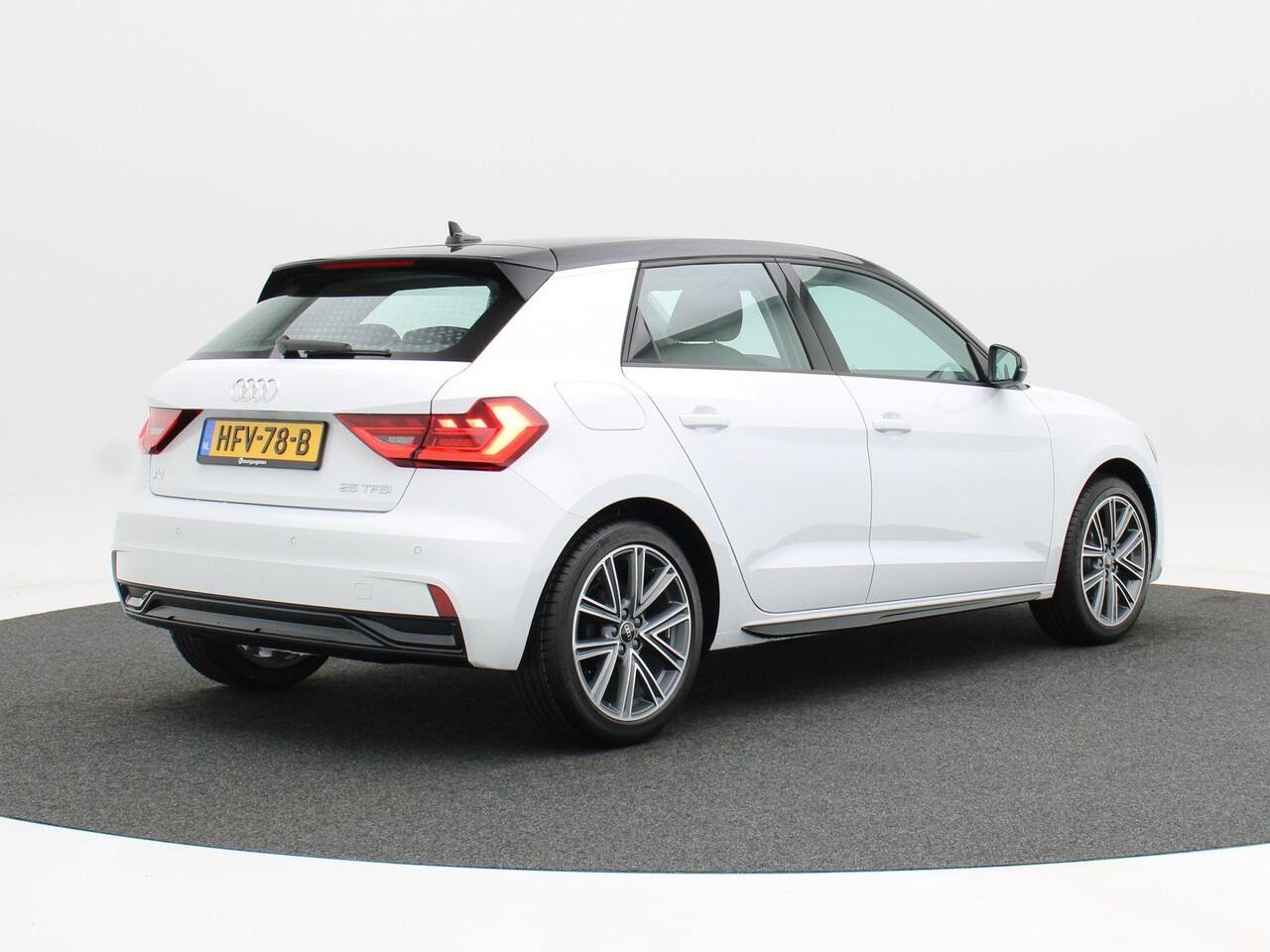 Audi A1 Sportback Advanced edition 25 TFSi | Contrast dak | 17 Inch | Parkeersensoren | CarPlay | Cruise Control |