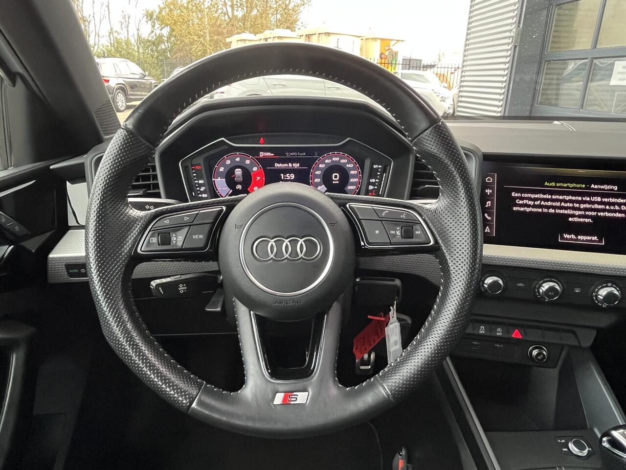 Audi A1 Sportback 25 TFSI Pro Line S / Half-Leder / Led koplampen / Zwart dak / 17 Inch / Virtual Cockpit