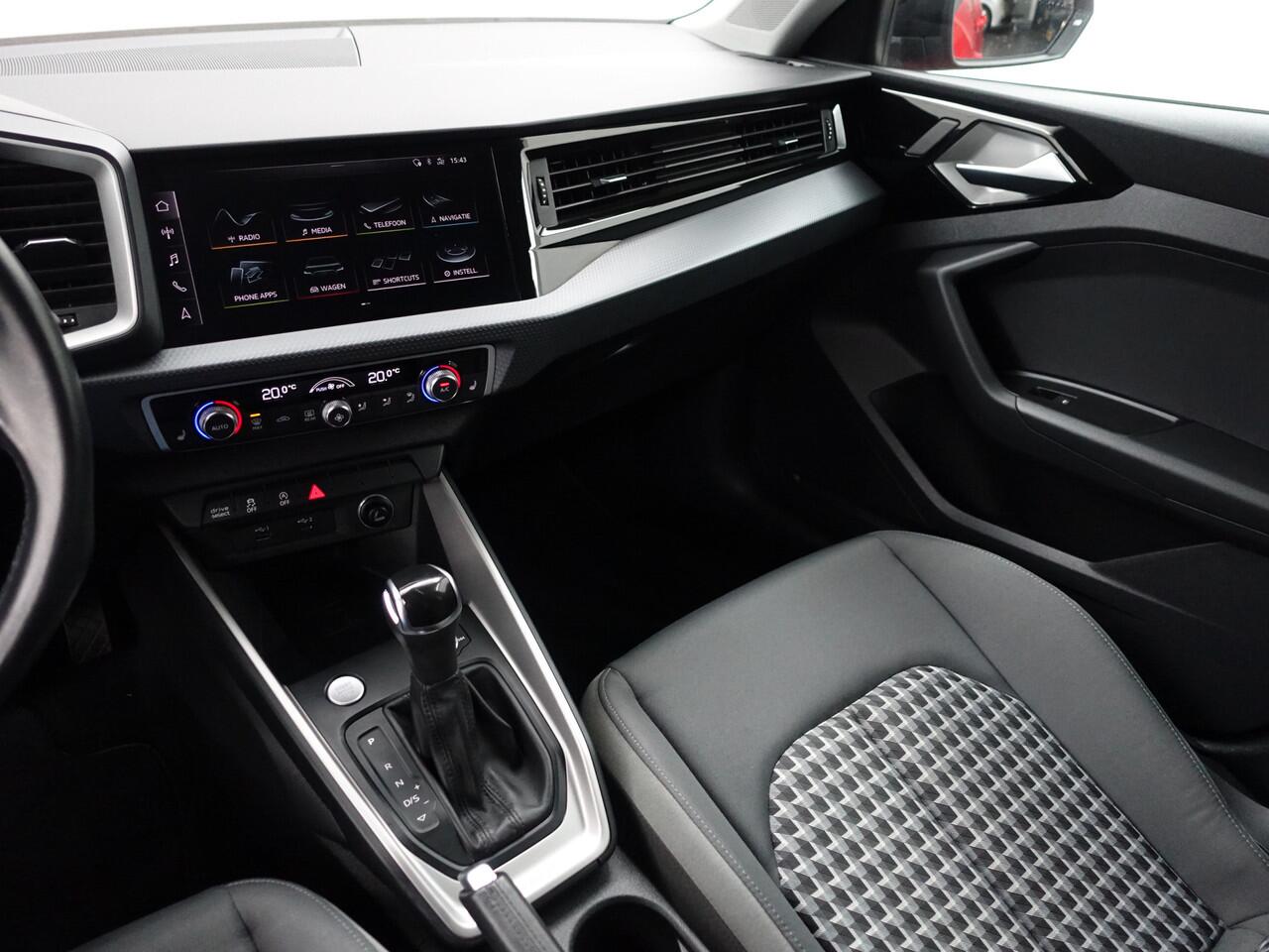 Audi A1 Citycarver 30 TFSI S Line Aut- Two Tone, Xenon Led, CarPlay, Virtual Cockpit, Keyless, Stoelverwarming