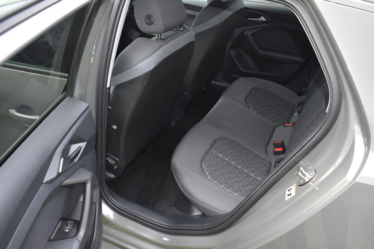 Audi A1 Sportback 30 TFSI S-line edition S-line Automaat 30s 111pk