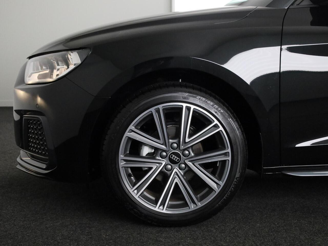 Audi A1 Sportback Advanced edition 25 TFSI 95 pk | Parkeerhulp plus | Automatische airco | Apple carplay | Dak in contrast kleur |