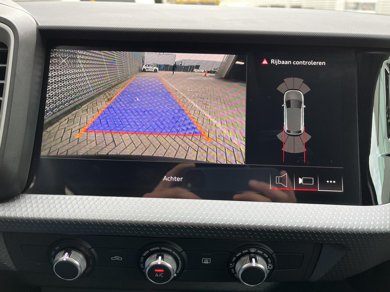 Audi A1 Sportback 25 TFSI Pro Line / App connect / Camera / Parkeersensoren V+A / Cruise controle / Lichtmetaal 15 inch /