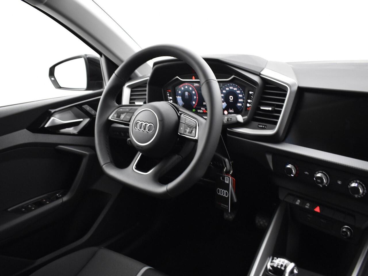 Audi A1 Sportback Advanced edition 30 TFSI 116 PK · Audi Sound · Afgevlakt sportstuur · Full led verlichting · Privacy glas · MEGA Sale