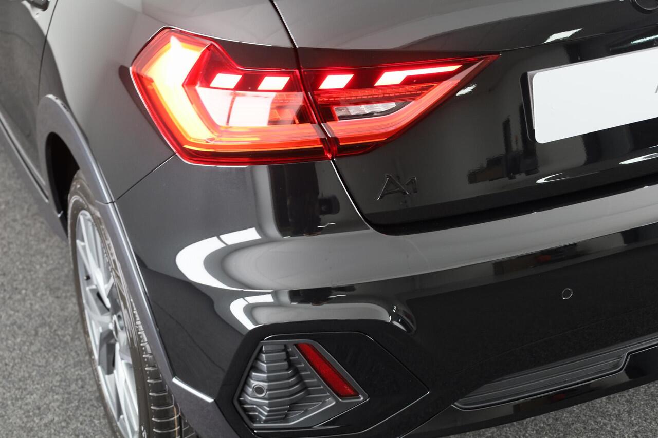 Audi A1 allstreet 30 TFSI Advanced edition 110pk | Private lease vanaf ¤ 597,- pm| Parkeerrijcamera, keyless entry, verwarmbare voerstoelen, led koplampen