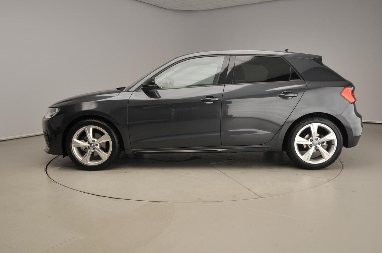 Audi A1 Sportback 30 TFSI epic 115PK | CarPlay | 17" | Parkeersensoren | Sportstuur