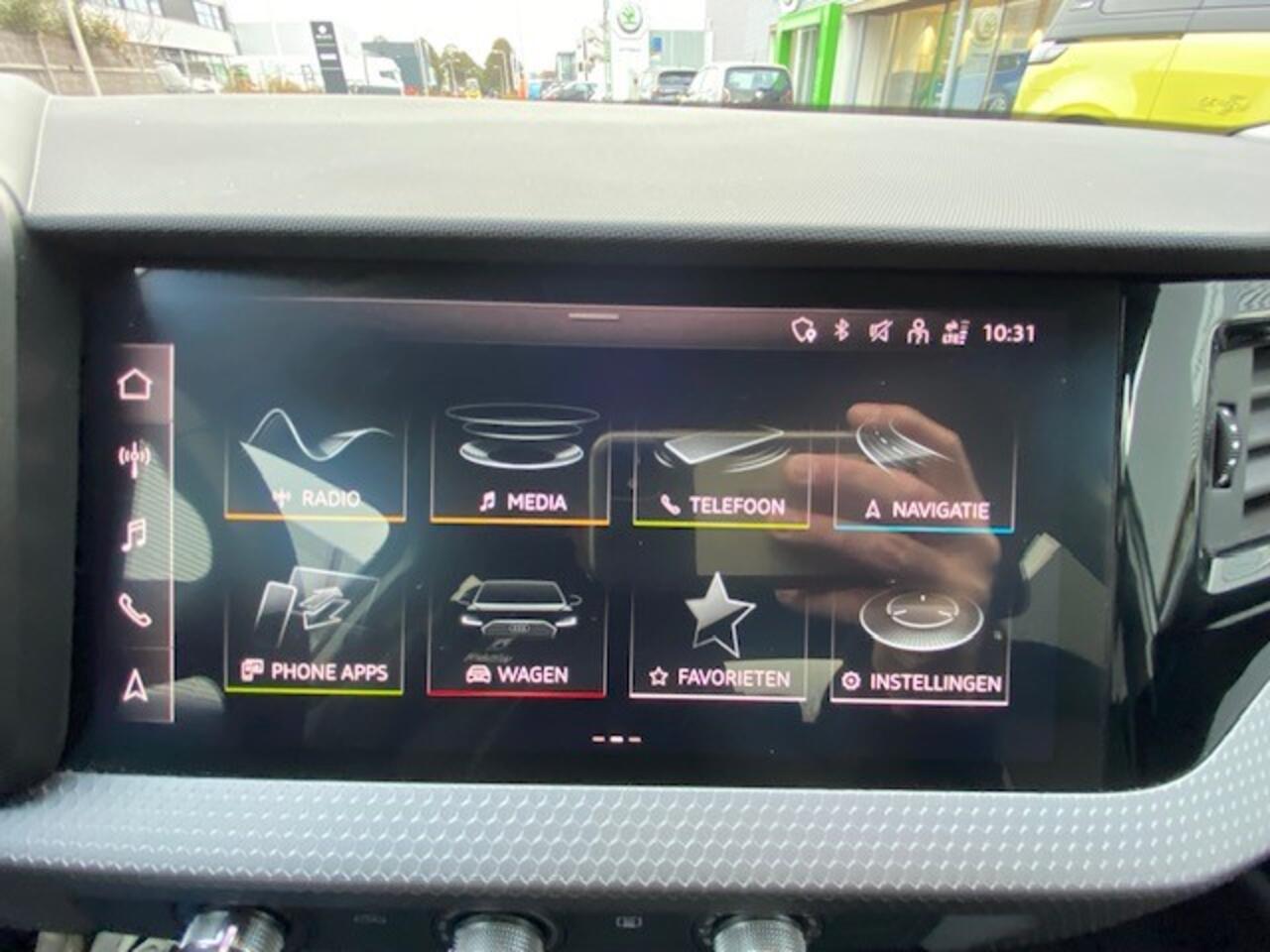 Audi A1 Sportback 25 TFSI Epic / APP.Connect / 17"LMV / Zwart Dak