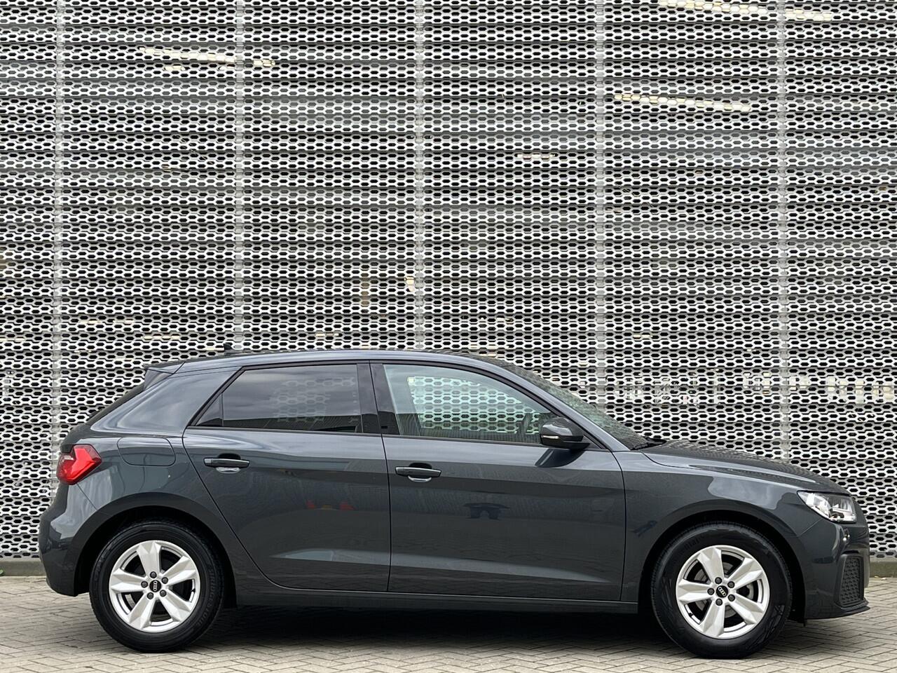 Audi A1 Sportback 25 TFSI Pro Line / App connect / Camera / Parkeersensoren V+A / Cruise controle / Lichtmetaal 15 inch /