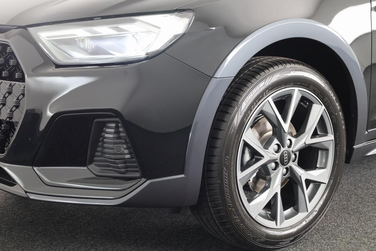 Audi A1 allstreet 30 TFSI Advanced edition 110pk | Private lease vanaf ¤ 597,- pm| Parkeerrijcamera, keyless entry, verwarmbare voerstoelen, led koplampen