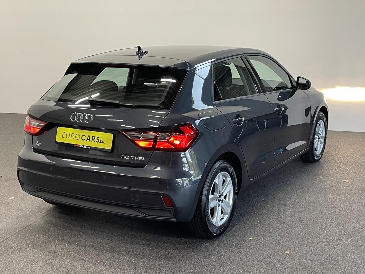 Audi A1 Sportback 1.0 TFSI Sportback AUT NAV Navigatie Apple Carplay/Android Auto Parkeersensoren Cruise Control Climate Control Lichtmetalen velgen