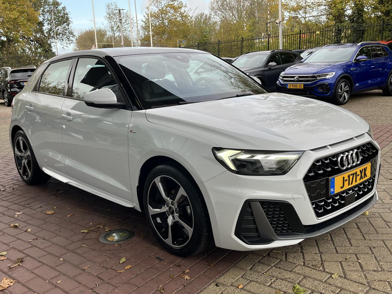Audi A1 Sportback 25 TFSI Pro Line S / Half-Leder / Led koplampen / Zwart dak / 17 Inch / Virtual Cockpit