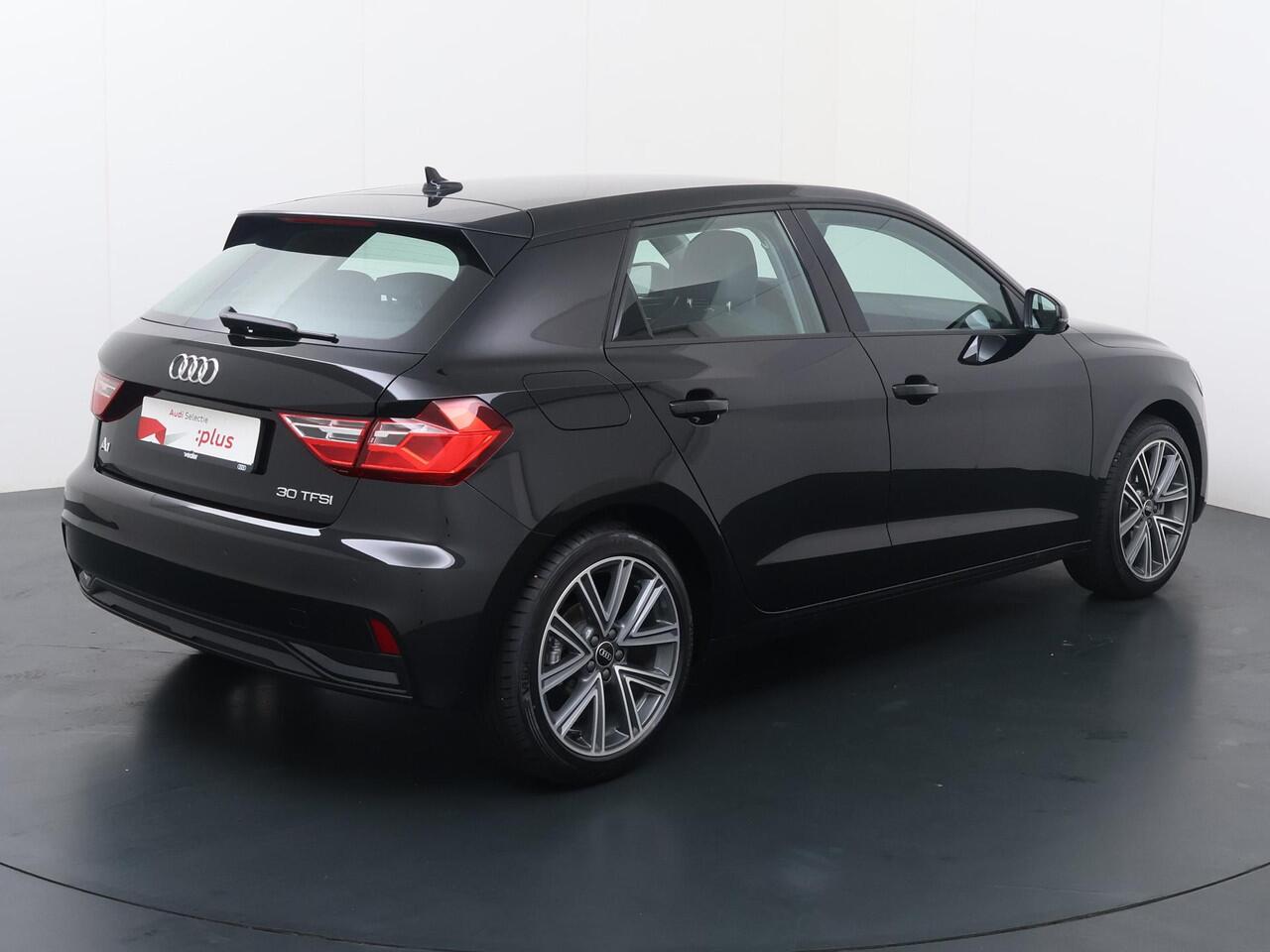 Audi A1 Sportback 30 TFSI Advanced edition | 116 PK | Automaat | Adaptive cruise control | Verwarmde voorstoelen | 17" LM velgen |