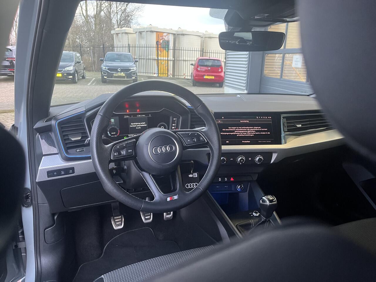 Audi A1 Sportback 30 TFSI S edition / Led / 17 Inch / Sfeerverlichting / PDC / Cruise Control / Half-Leder