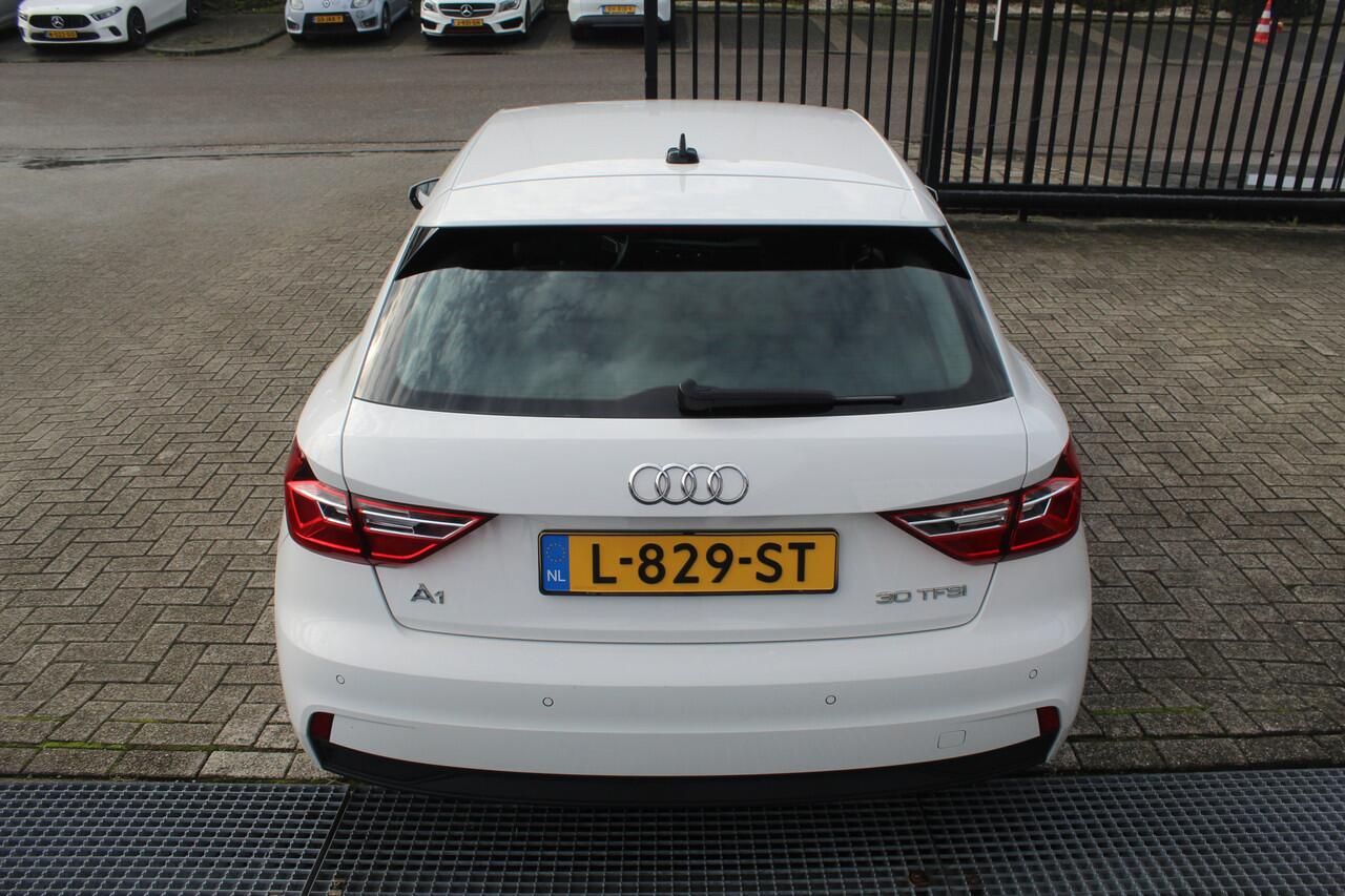 Audi A1 Sportback 30 TFSI STERRENHEMEL Virtueel cockpit/Stoelverwarming/Keyless go/Bluetooth/Climate control/Licht metalen velgen