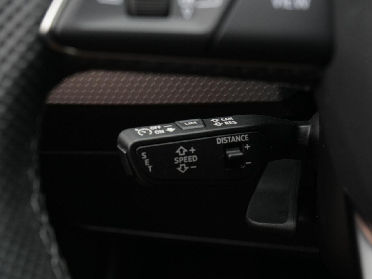 Audi A1 Sportback 30 TFSI 116 pk S-tronic S edition / S-Line | Navigatie | Stoelverwarming | Adaptive Cruise | Parkeersensoren voor/achter | Sportstoelen | Optiekpakket zwart plus | 18 inch